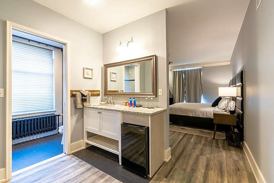 Inn On Broadway