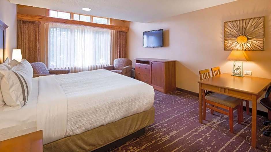 Best Western Premier The Lodge On Lake Detroit