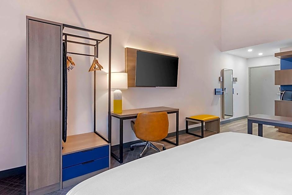 Comfort Inn & Suites Irvine Spectrum