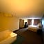 Days Inn & Suites by Wyndham Norton Shores/Muskegon