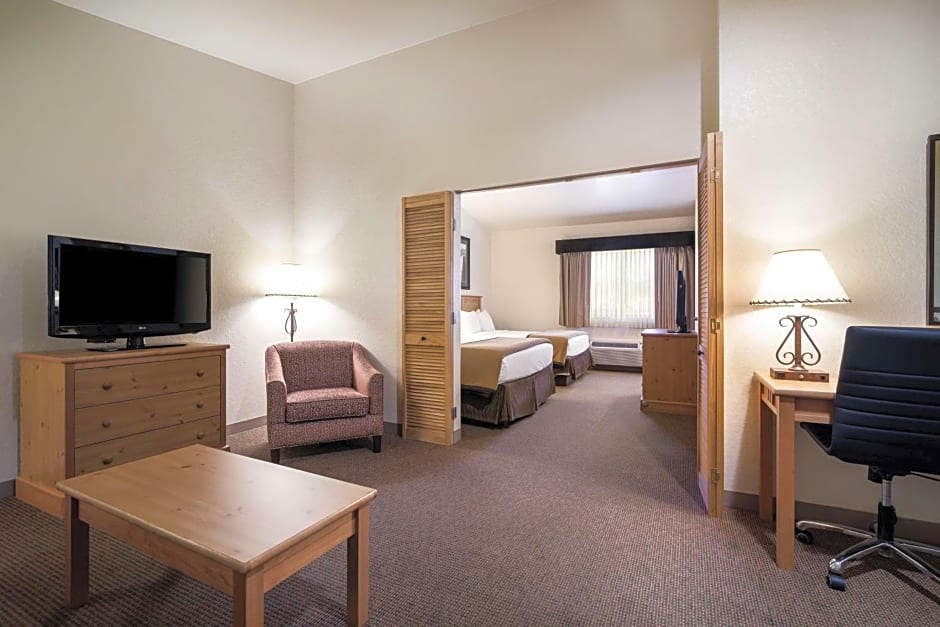 Best Western Golden Spike Inn & Suites