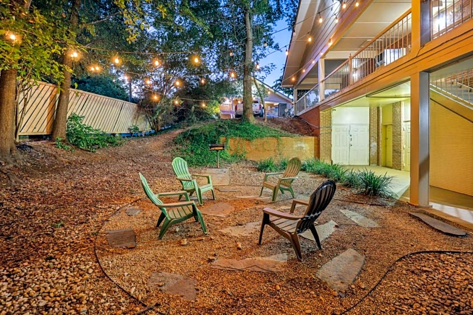 The Guest Lodge Gainesville
