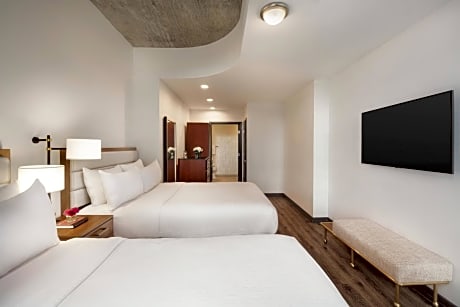 1 Bedroom Suite, 2 Queen, Sofa bed