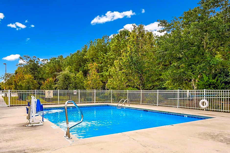 Sleep Inn & Suites Jacksonville near Camp Lejeune