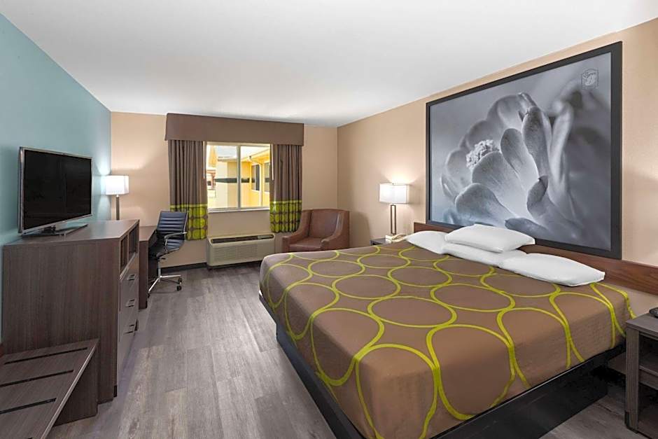 Super 8 by Wyndham Lubbock West 