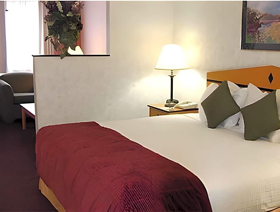 Crystal Inn Hotel & Suites - West Valley City