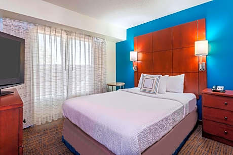 One-Bedroom Queen Suite with Sofa Bed