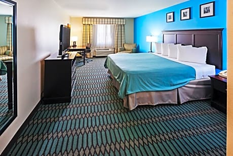 One-Bedroom Suite with King Bed and Kitchenette - Non-Smoking