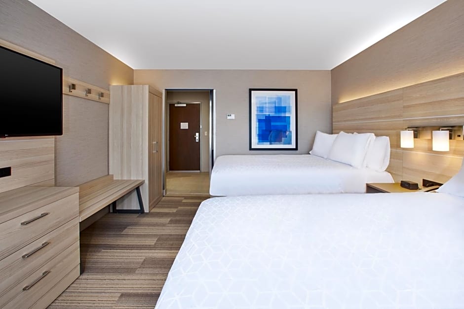 Holiday Inn Express & Suites - Wooster