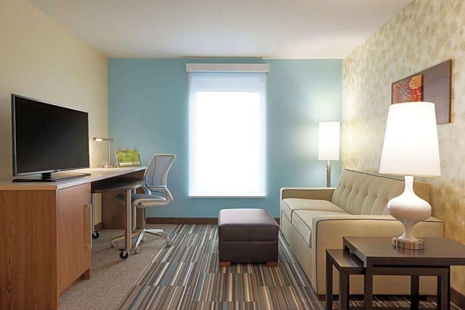 Home2 Suites by Hilton Milwaukee Airport