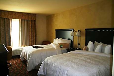 2 Queen Beds Nonsmoking