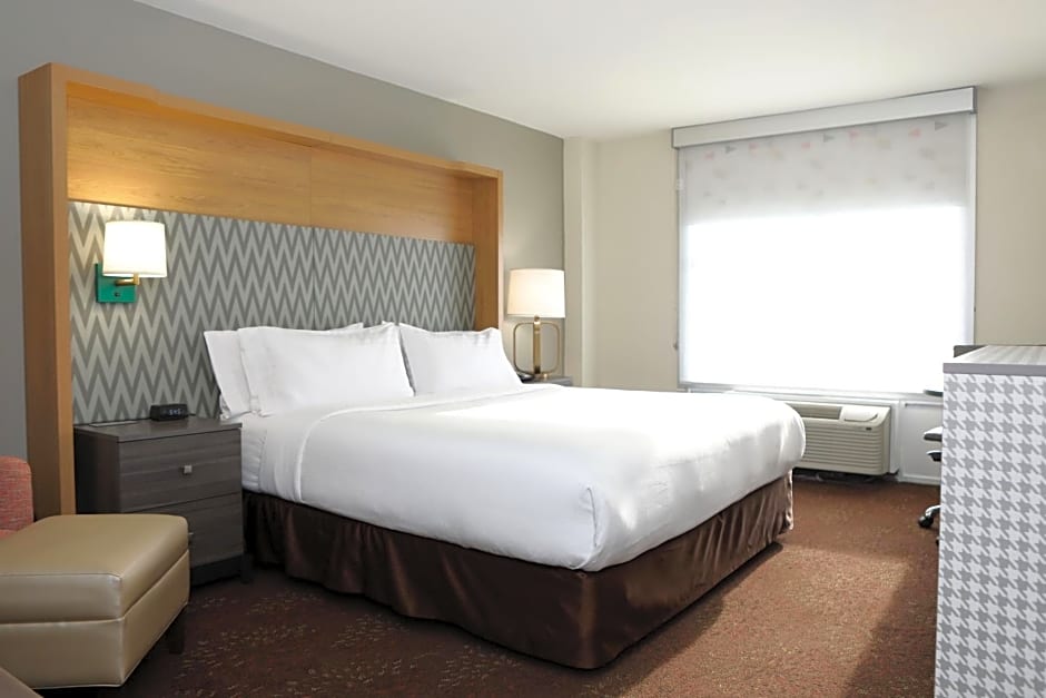 Holiday Inn O'Hare Area