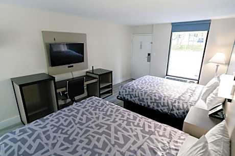 Queen Room with Two Queen Beds - Non-Smoking
