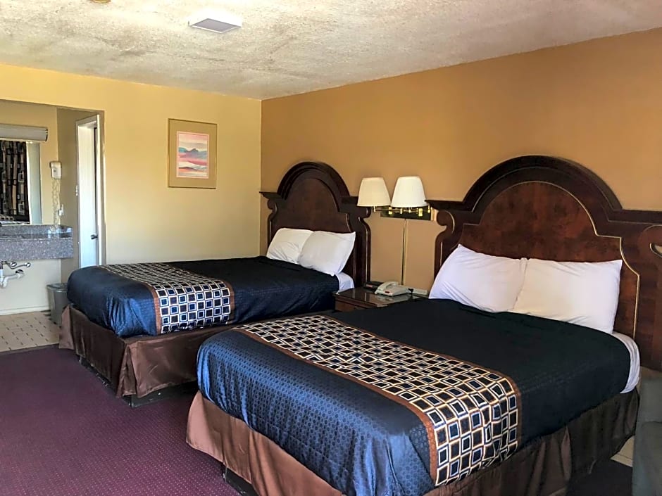 Villa West Inn