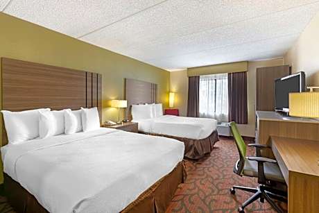 Queen Room with Two Queen Beds - Non-Smoking