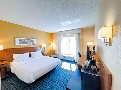 King Room with Adapted Tub - Mobility and Hearing Accessible
