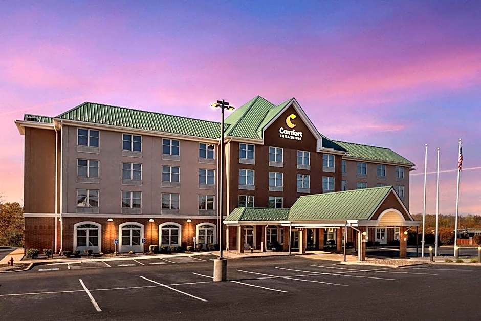 Comfort Inn & Suites Cuyahoga Falls - Akron