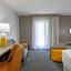 Comfort Inn & Suites At Dollywood Lane