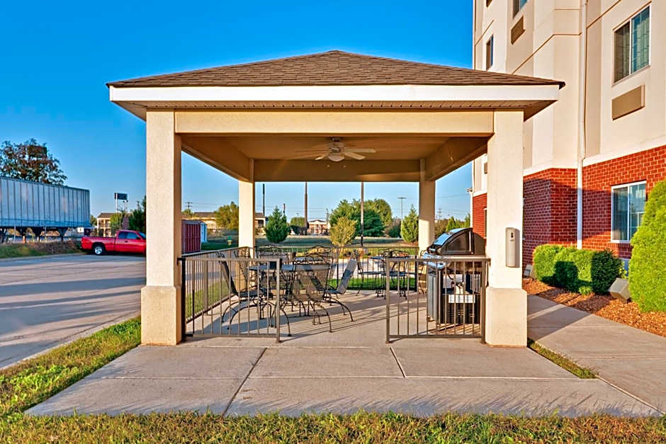 Candlewood Suites Clarksville