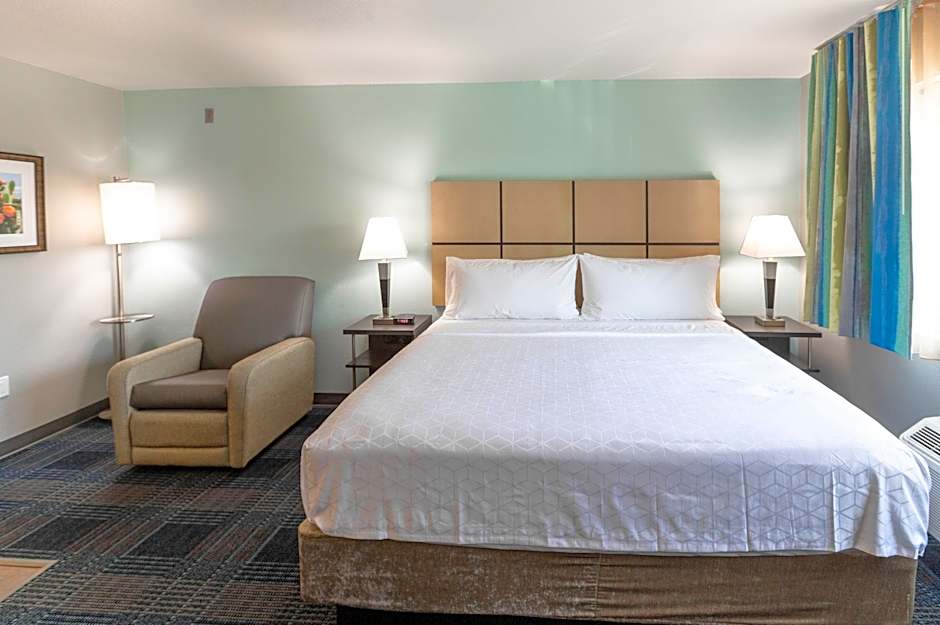Candlewood Suites Ontario Convention Center