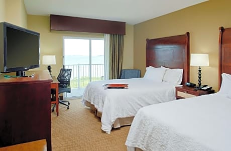 Queen Room with Two Queen Beds - Hearing Accessible