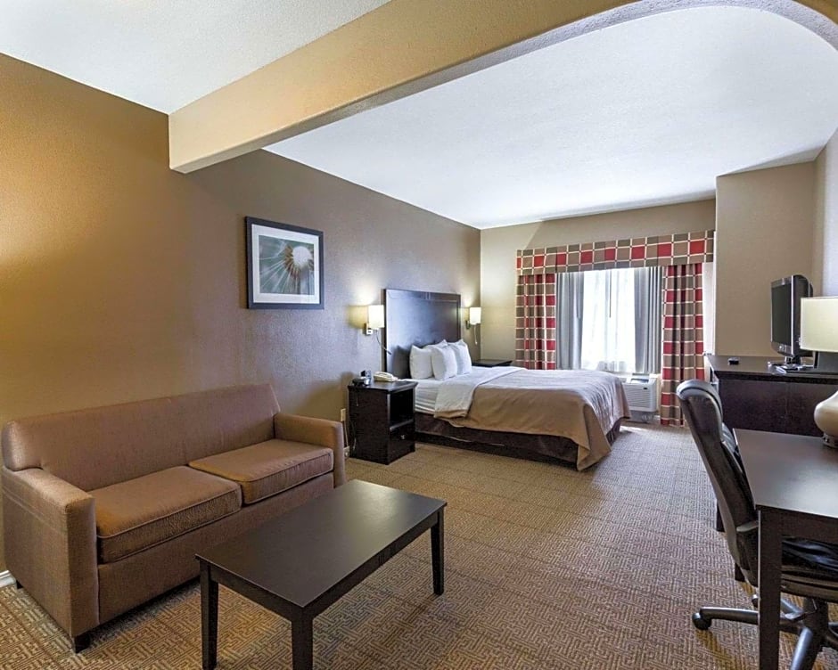 Quality Suites Houston NW Cy-Fair