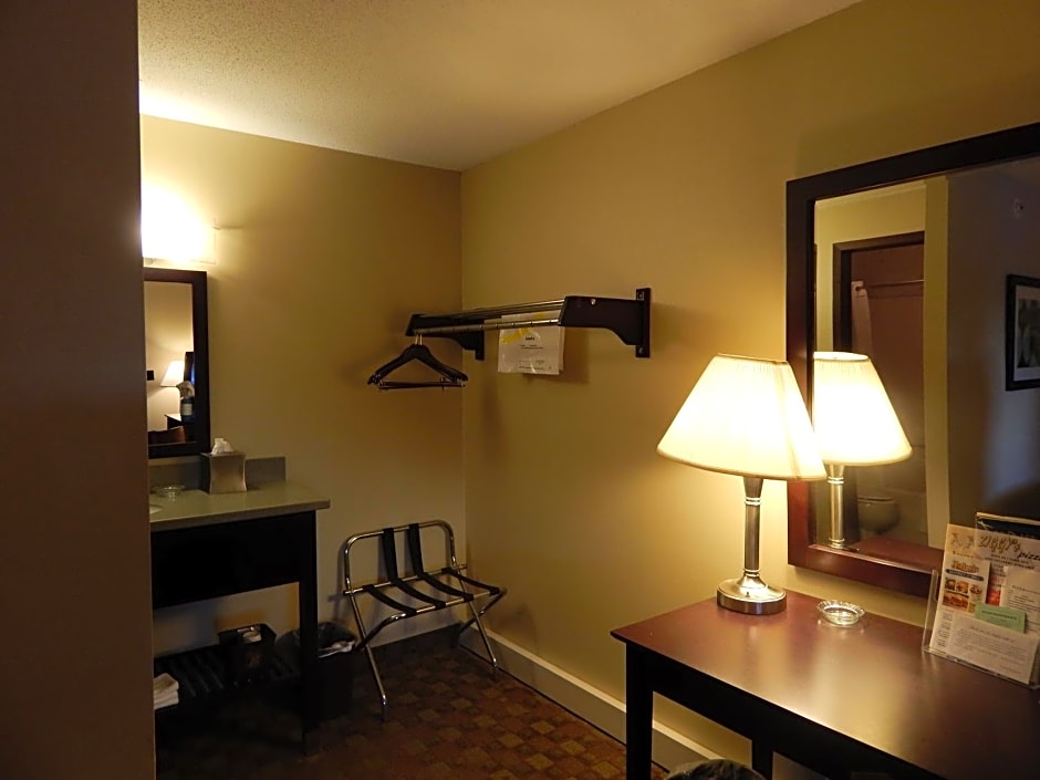 Super 8 by Wyndham White River Junction