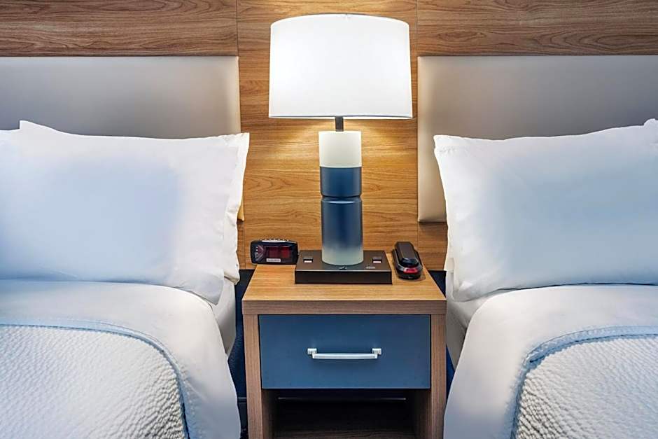 Candlewood Suites Fayetteville