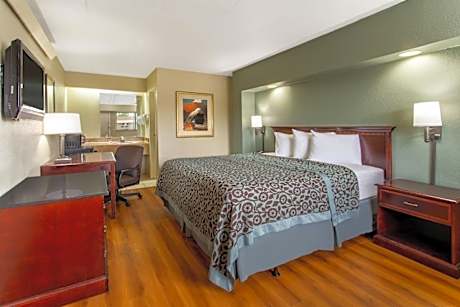 1 King Bed Smoking Room With