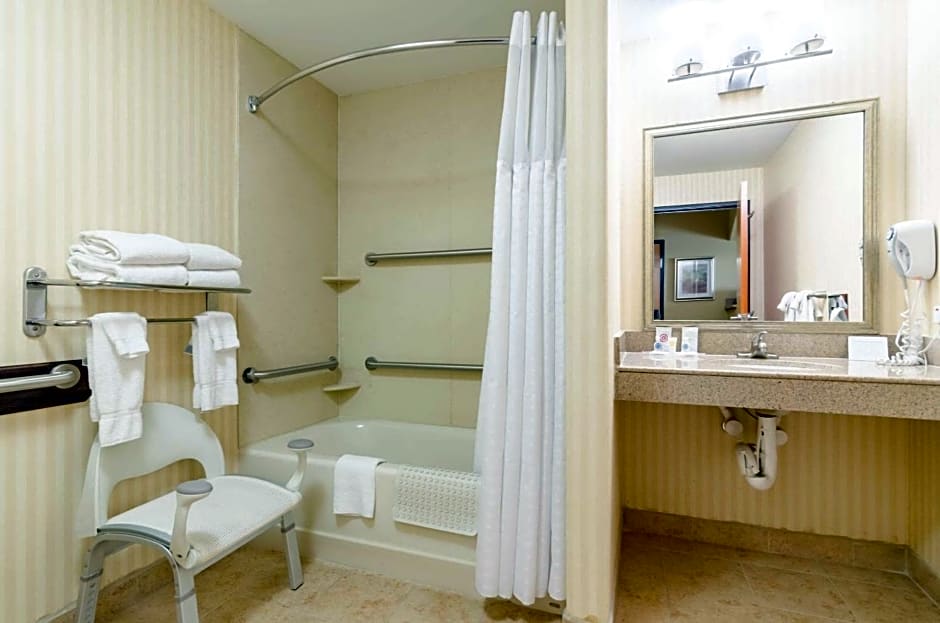  Comfort Suites Salina South