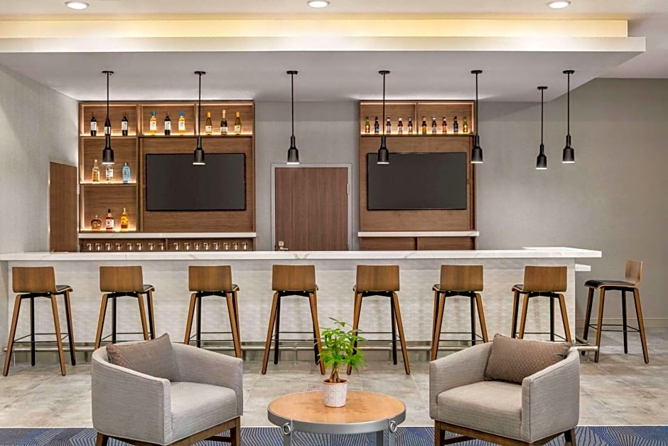 La Quinta Inn & Suites by Wyndham College Station North