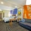 La Quinta Inn & Suites by Wyndham Waco Downtown - Baylor