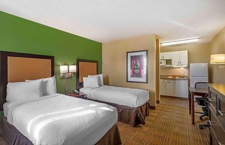 Studio with 2 Twin Beds - Non-Smoking