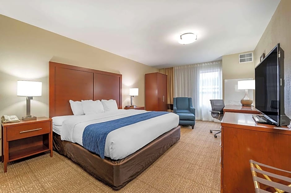 Comfort Inn & Suites Northern Kentucky