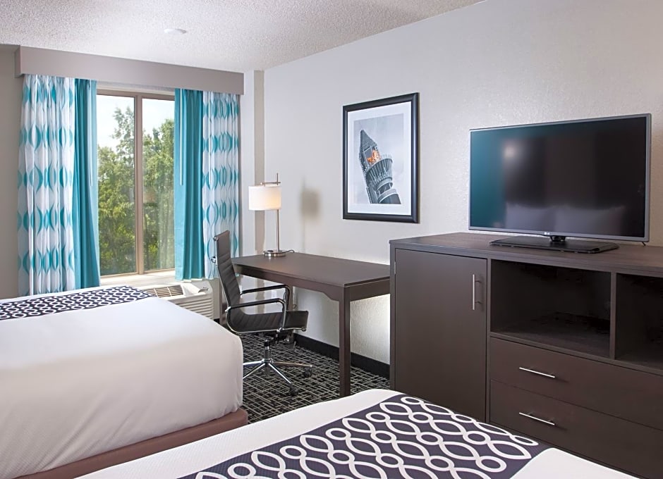 La Quinta Inn & Suites by Wyndham Atlanta Airport North
