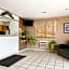 Super 8 by Wyndham Cedar Rapids