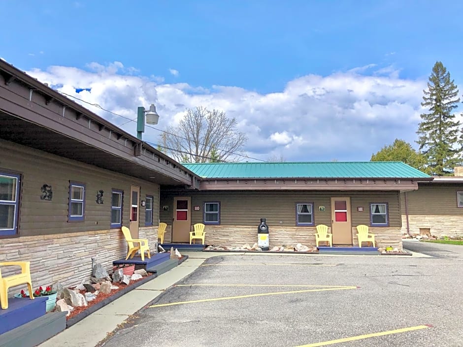 Hilltop Lodge and Cabins