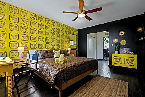 Cheetah Hotel