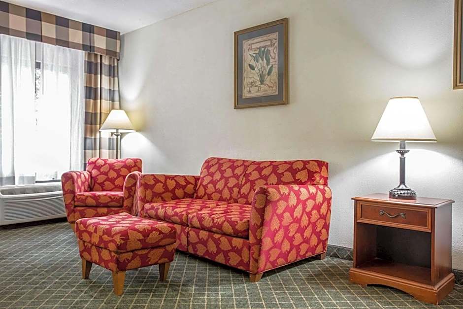 Clarion Inn & Suites Aiken South