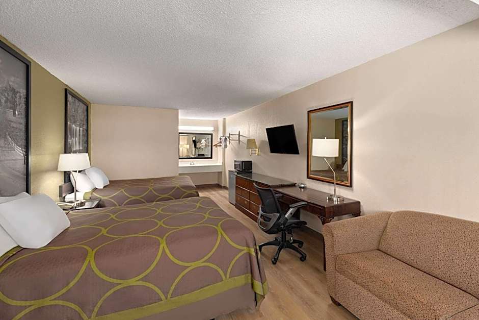 Super 8 by Wyndham Fort Mitchell Cincinnati Area
