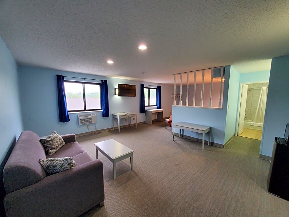 Coastal Inn & Suites