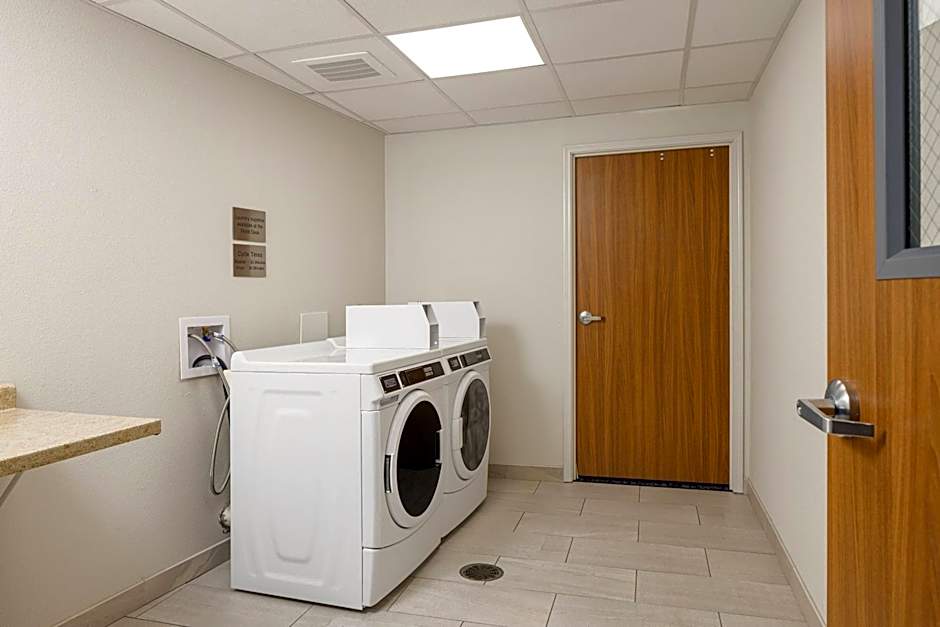 Fairfield Inn & Suites by Marriott Salina