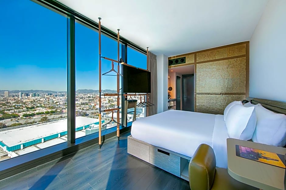 Moxy Downtown Los Angeles