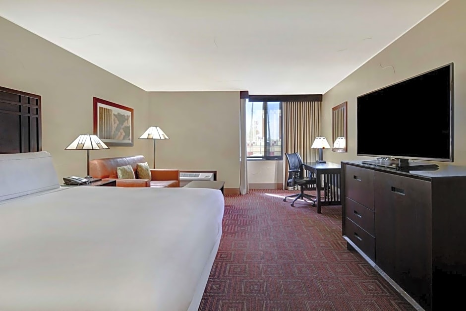 DoubleTree By Hilton Phoenix- Tempe