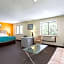 Super 8 by Wyndham Greensboro/Coliseum/Conv.