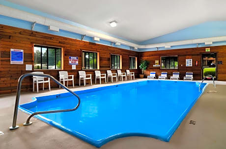 Super 8 by Wyndham Paris