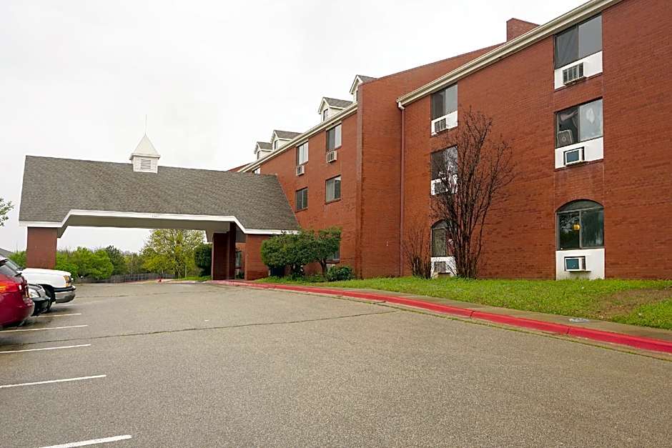 OYO Hotel Edmond - University of Central Oklahoma