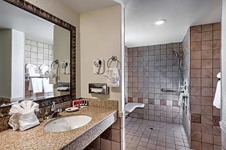 Queen Room with Two Queen Beds and Mobility/Hearing Access - Non-Smoking