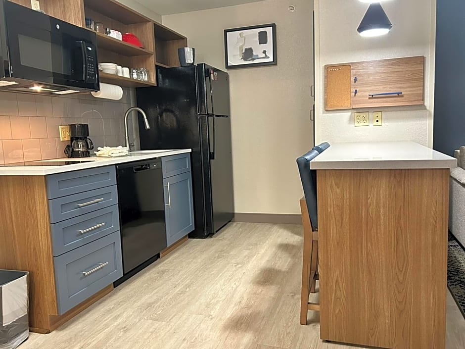 Candlewood Suites Fayetteville