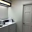 Days Inn & Suites by Wyndham Arlington Heights